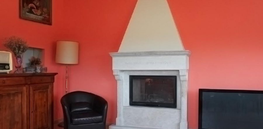 Camino in travertino