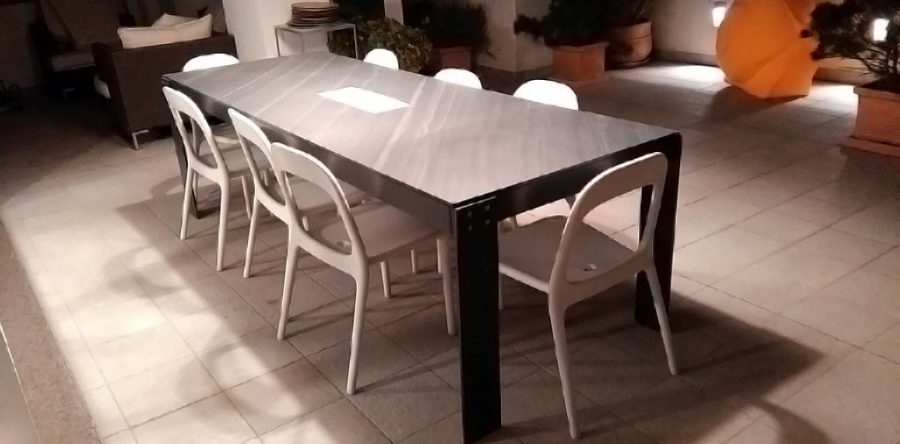 Tavolo in Ocean Black